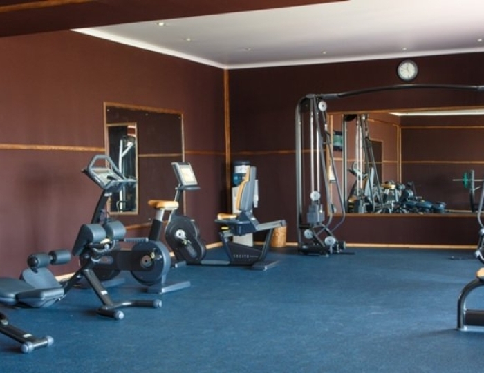 Тренажёрный зал и спортивная площадка - Отель «Прометей Клуб»