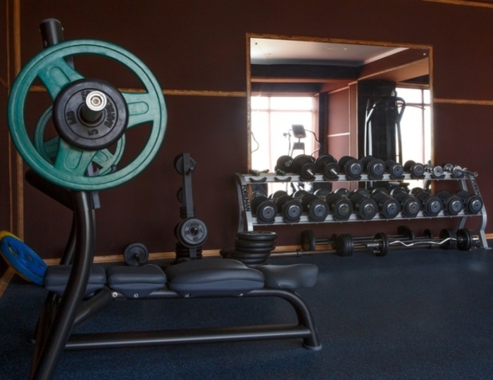 Тренажёрный зал и спортивная площадка - Отель «Прометей Клуб»